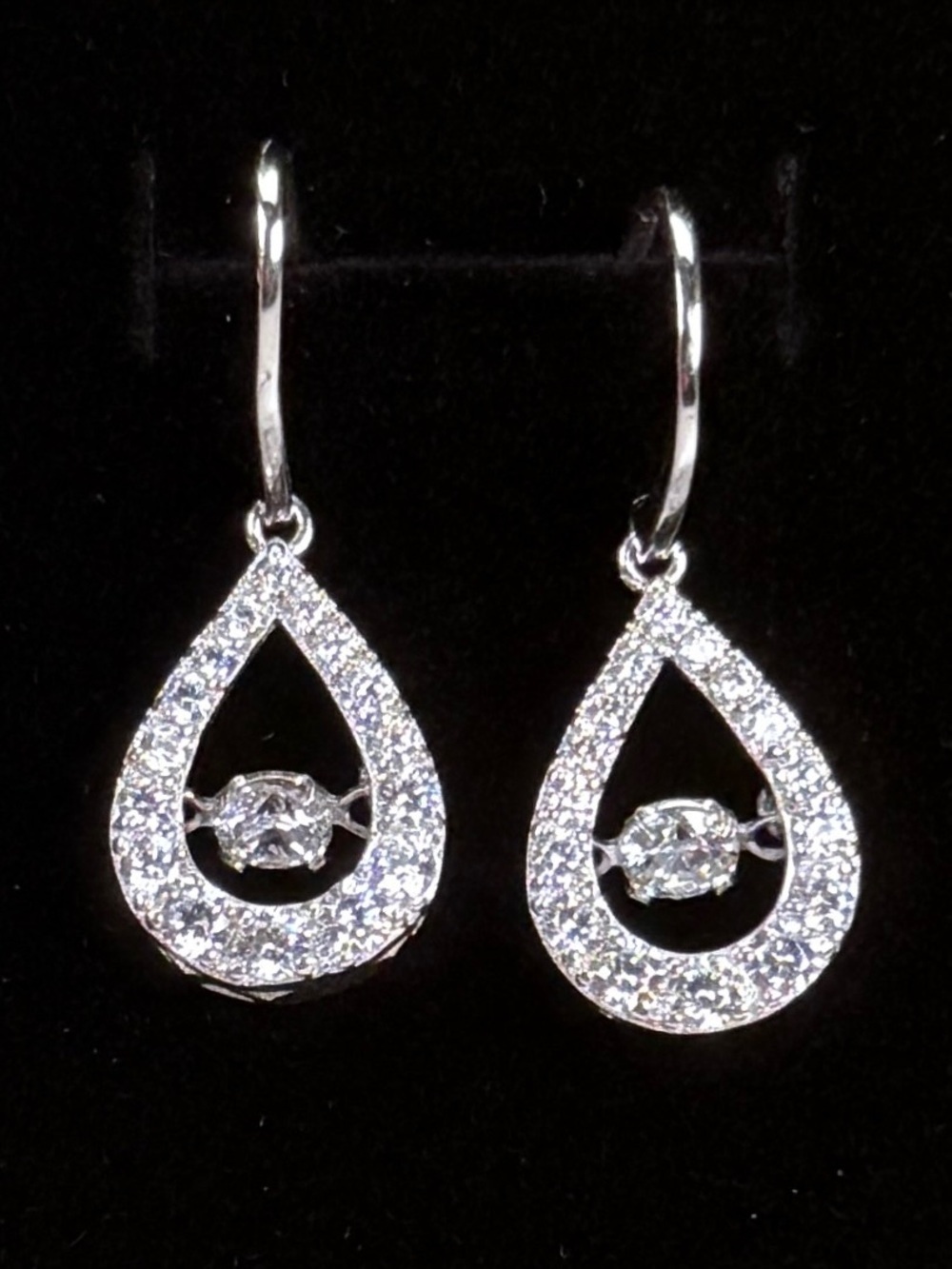 Beautiful Silvertone bling dressy pierced dangle earrings